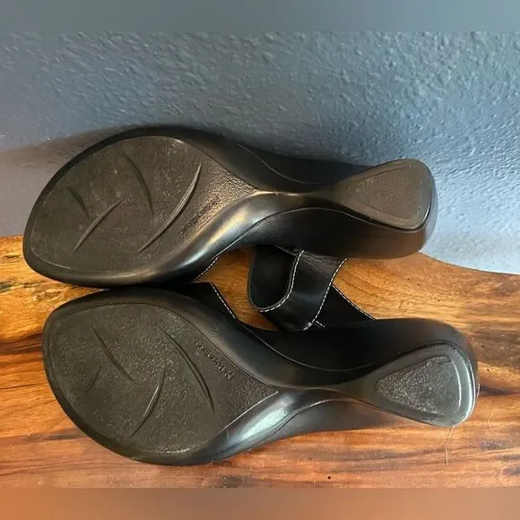 Naturalizer sandal, size 8 Wide - Picture 4 of 6